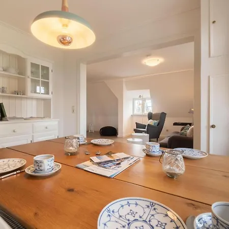 Apartment Haus Otto 5 *